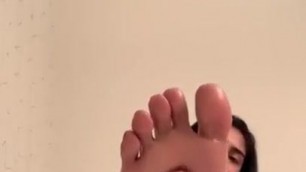 Indian 23yo Show her oiled feet