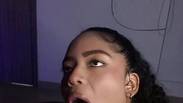 she records herself giving a rich blowjob to send it to her boyfriend -amateur coyuuple- nysdel