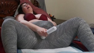 Chubby MILF in Leggings Rubbing Pussy with Vibrating Wand Getting Pussy Wet